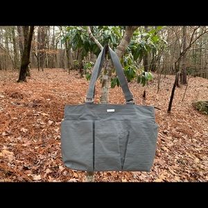 Baggallini purse. Grey